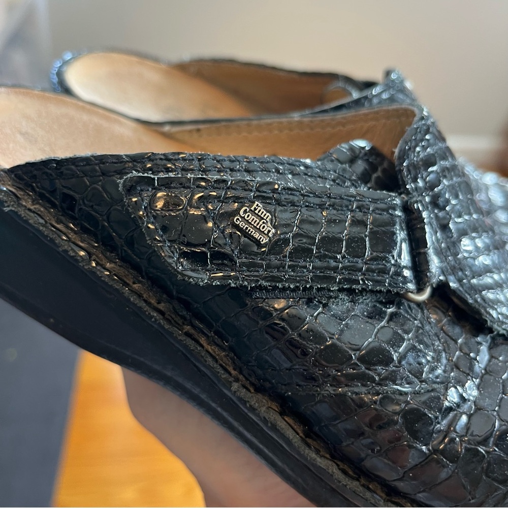 Finn Comfort Made in Germany Size 37 Black Leather Embossed Clog Slip On Shoes - Picture 4 of 9